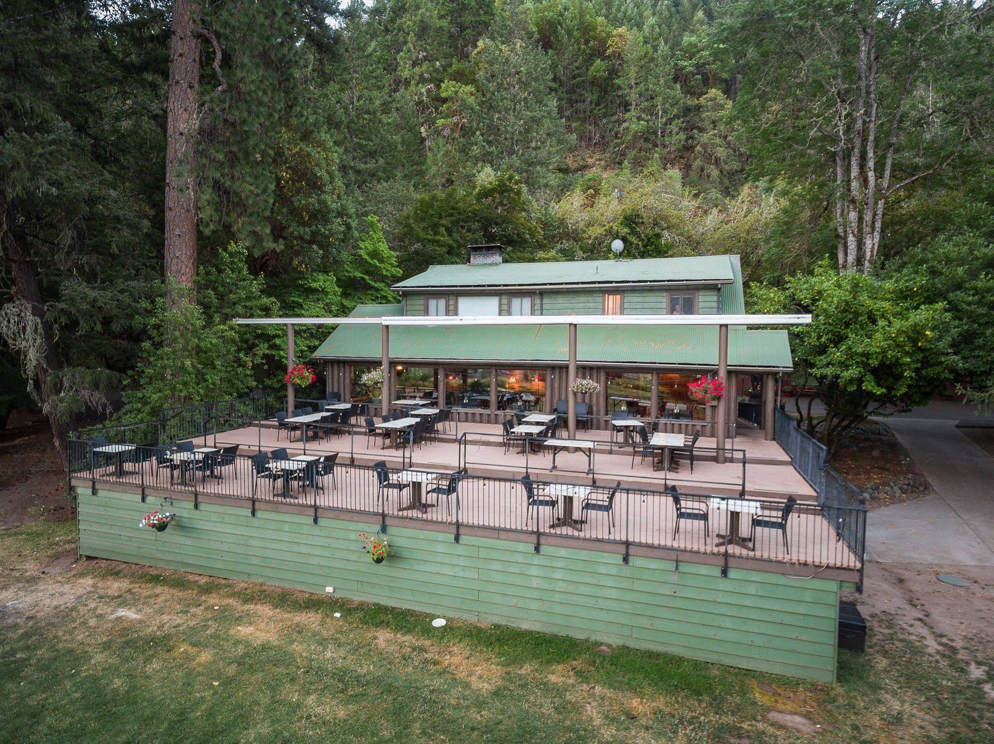 Morrison's Rogue River Lodge