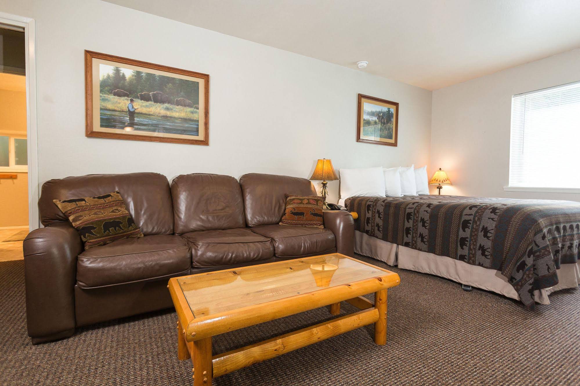 Morrison's Rogue River Lodge