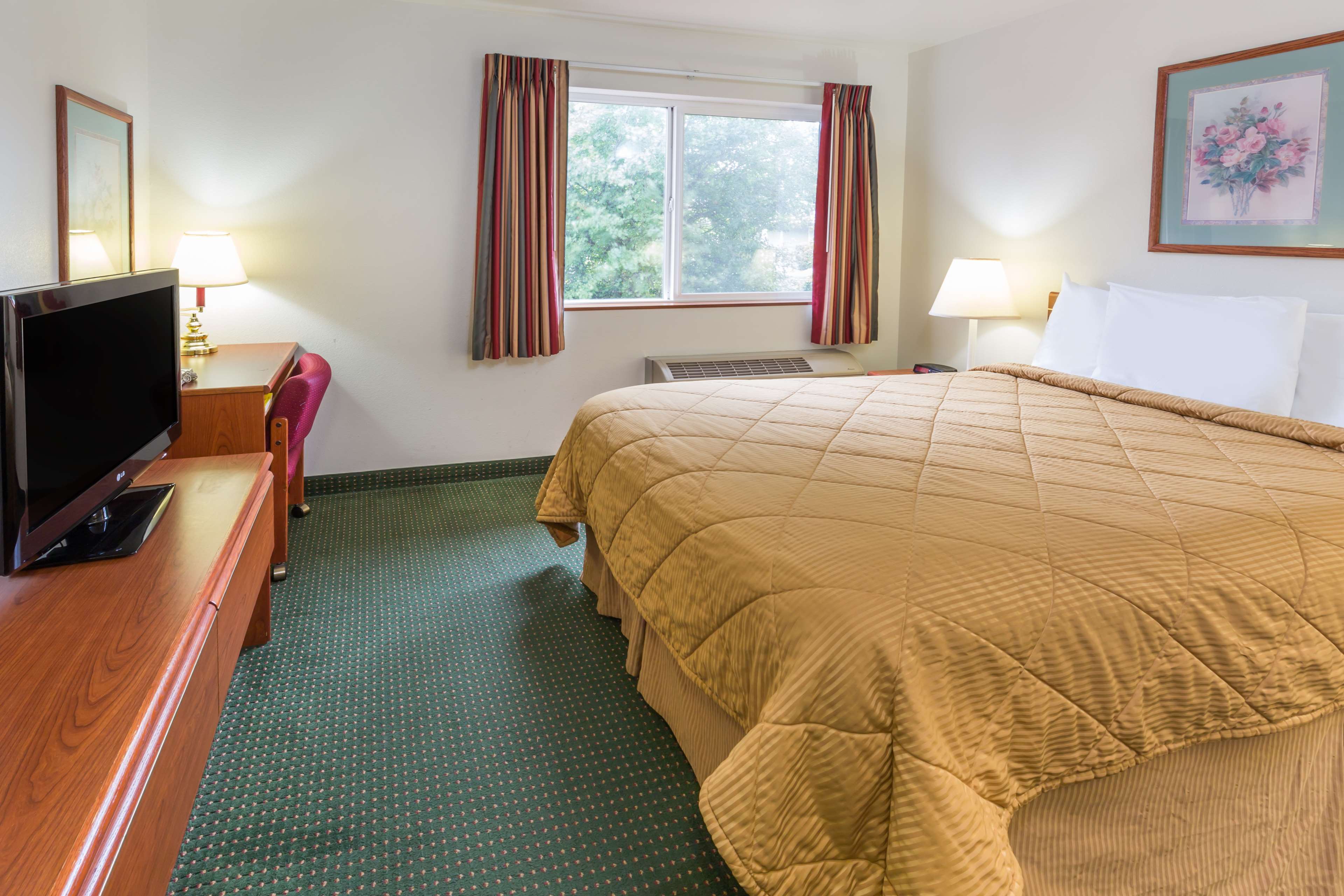 Travelodge Suites by Wyndham Newberg