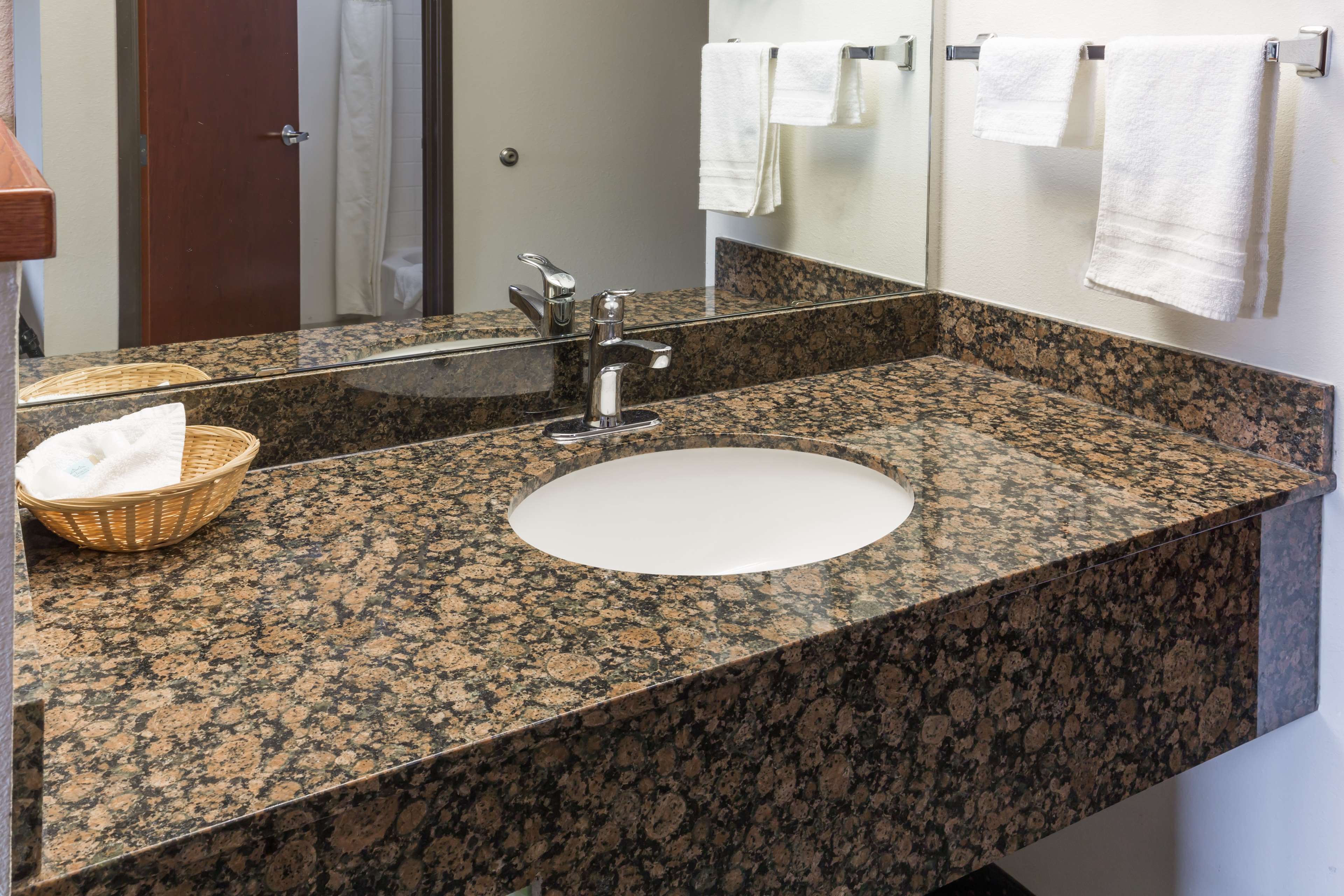 Travelodge Suites by Wyndham Newberg