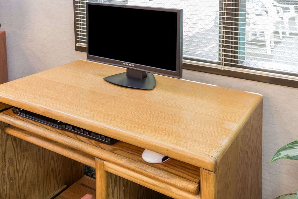 Travelodge Suites by Wyndham Newberg