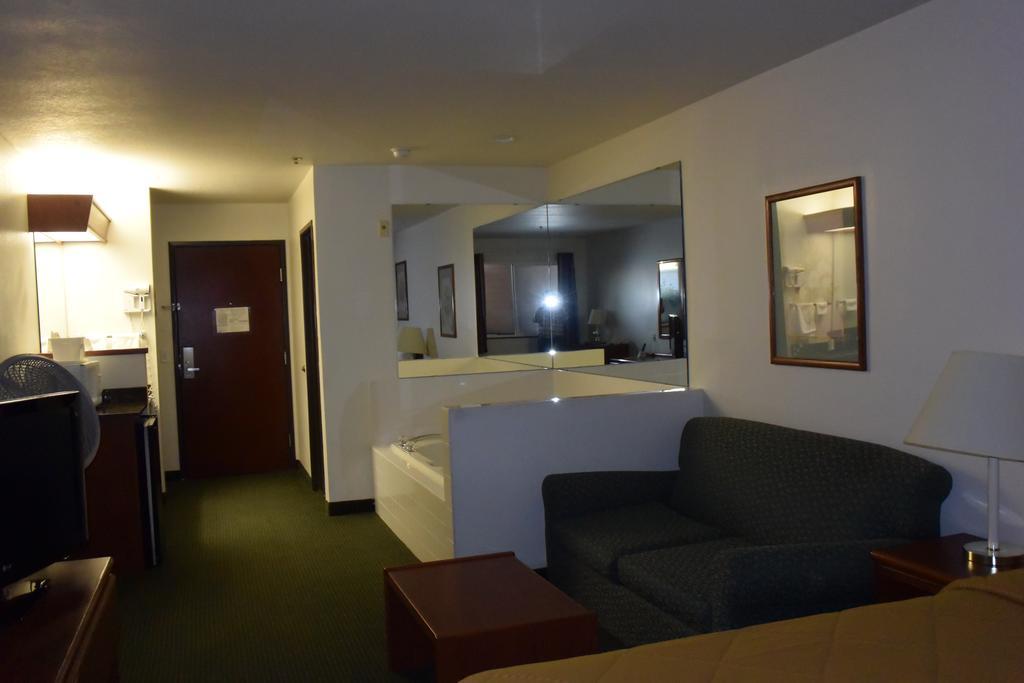 Travelodge Suites by Wyndham Newberg