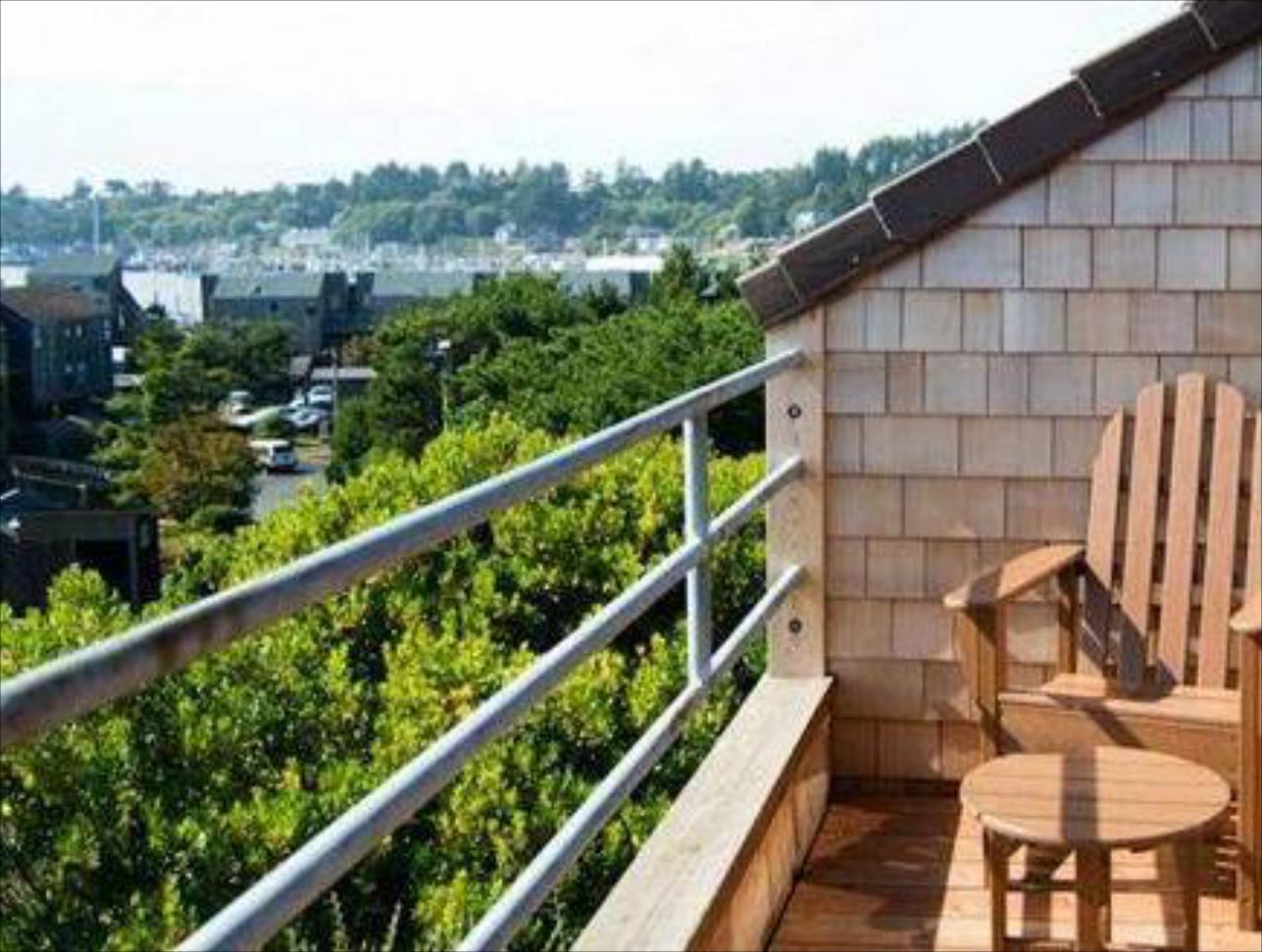 Embarcadero Resort Hotel & Marina