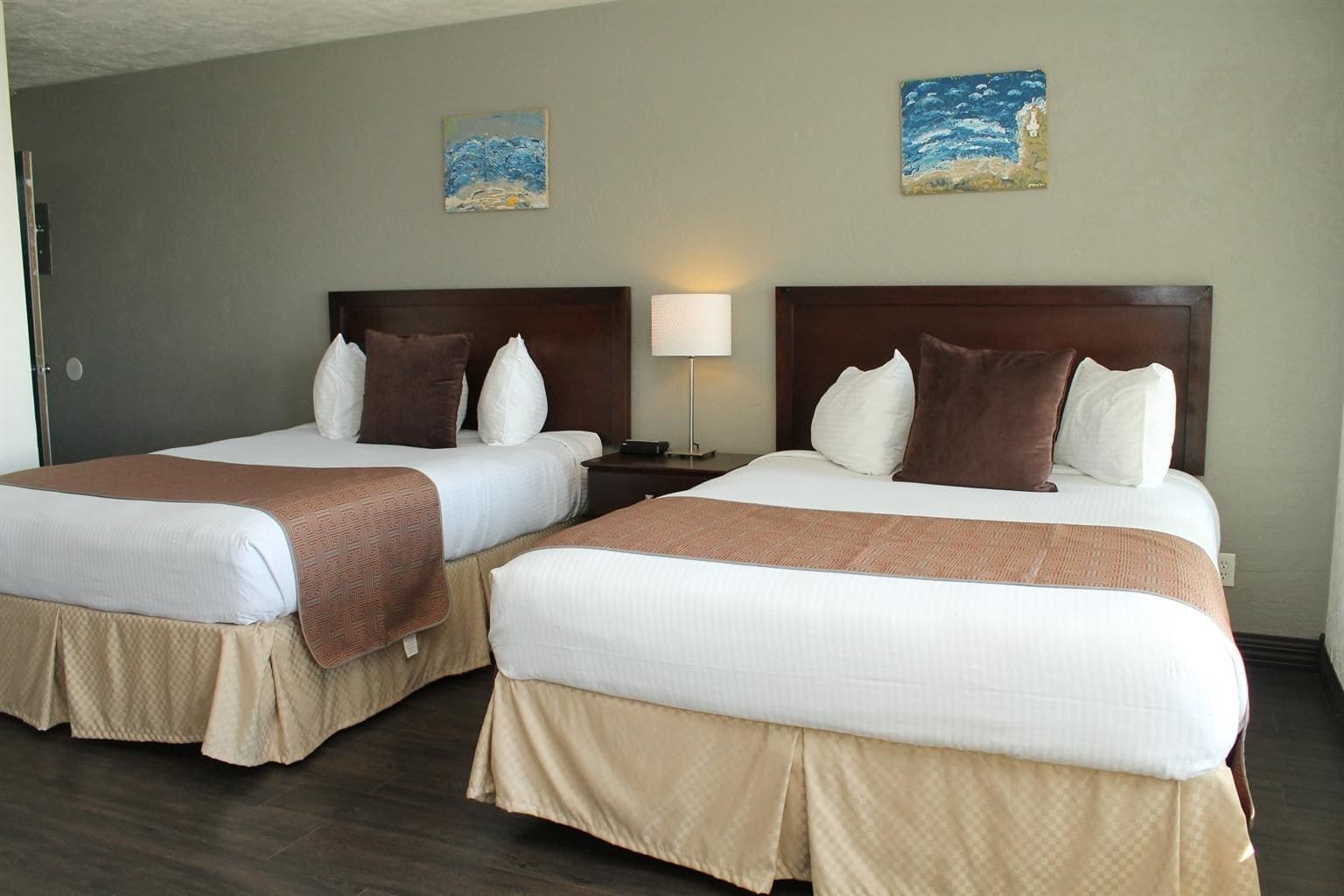 Nye Beach Condos & Cottages