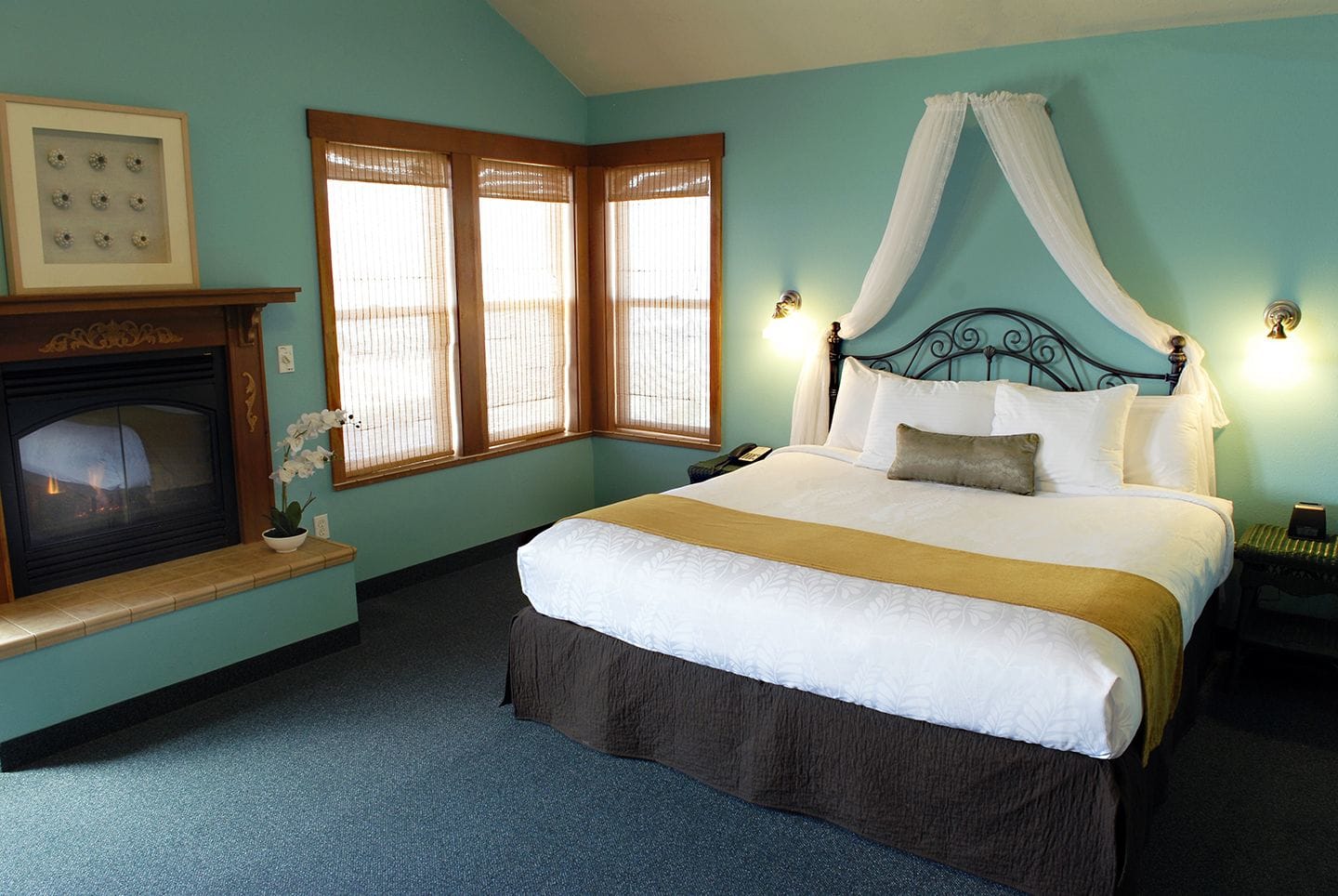 Nye Beach Condos & Cottages