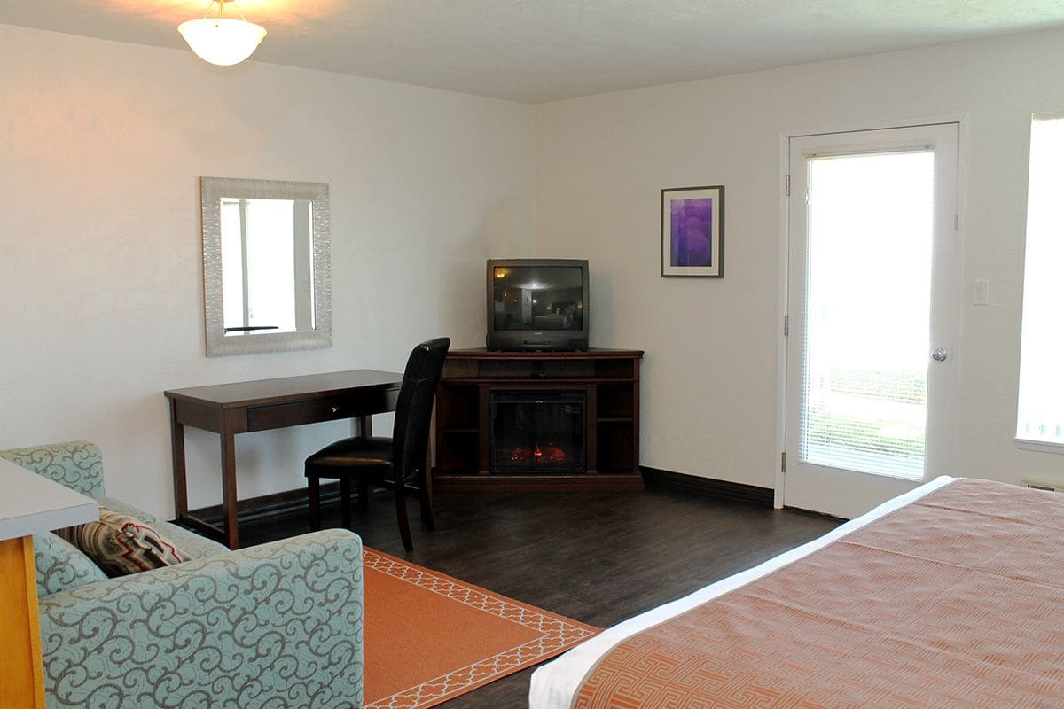 Nye Beach Condos & Cottages