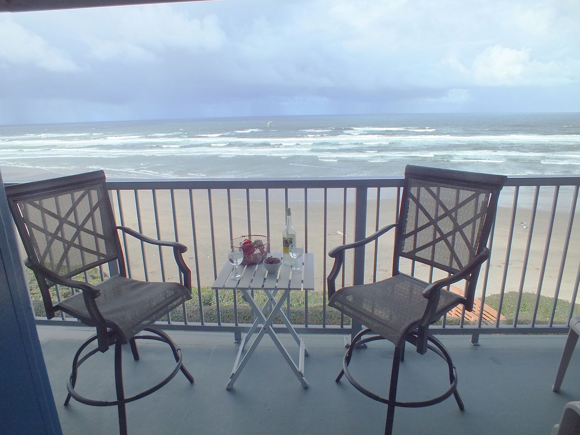 Nye Beach Condos & Cottages