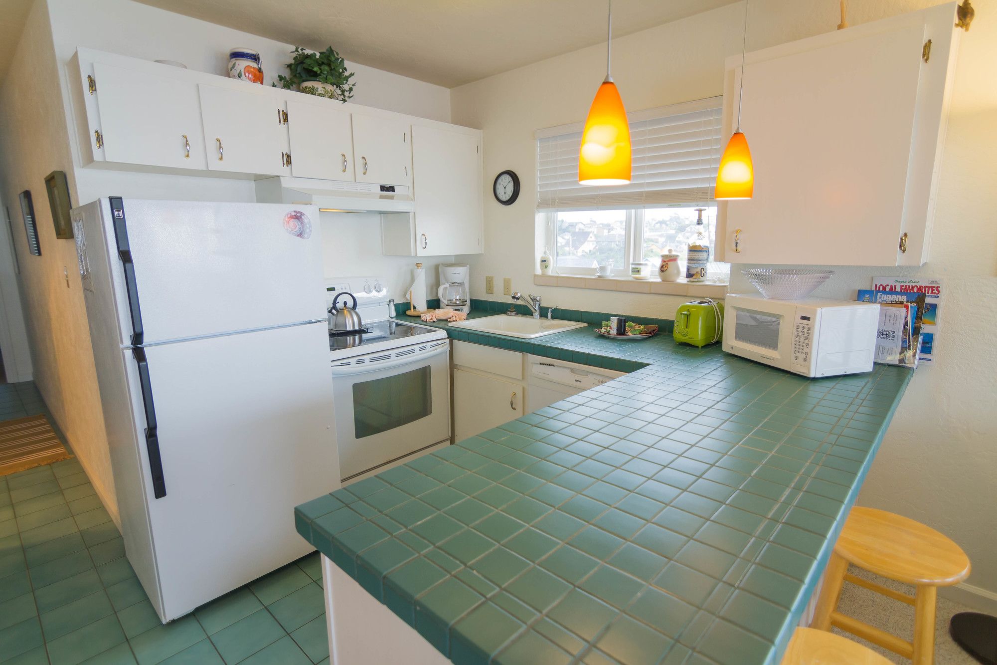 Nye Beach Condos & Cottages