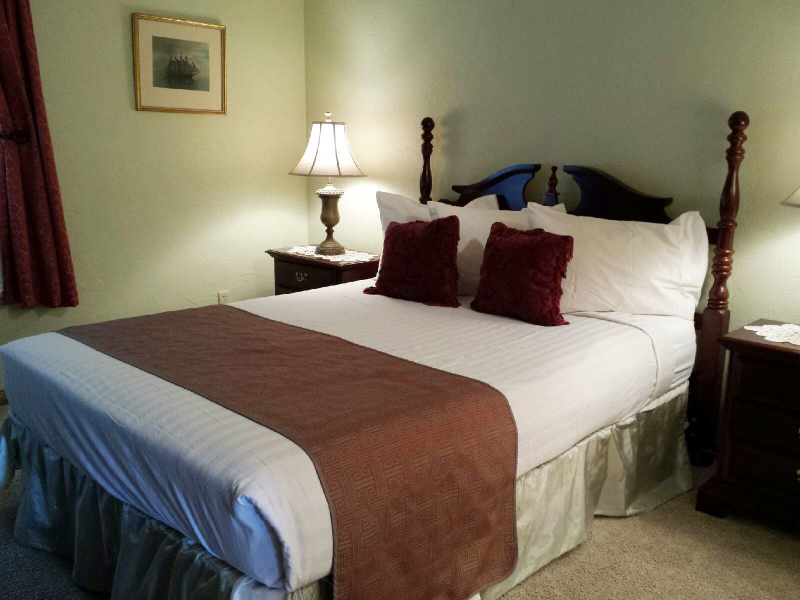 Nye Beach Condos & Cottages