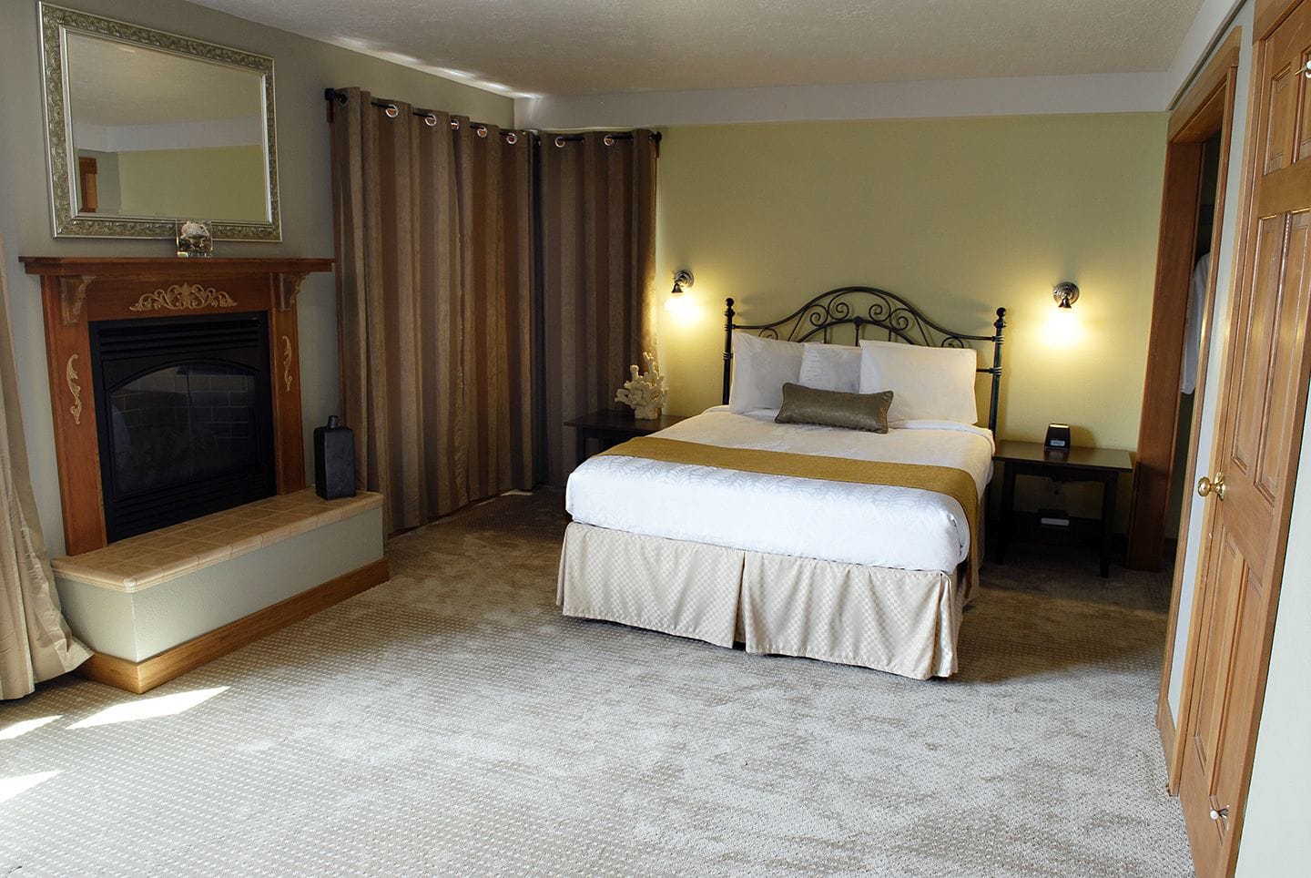 Nye Beach Condos & Cottages