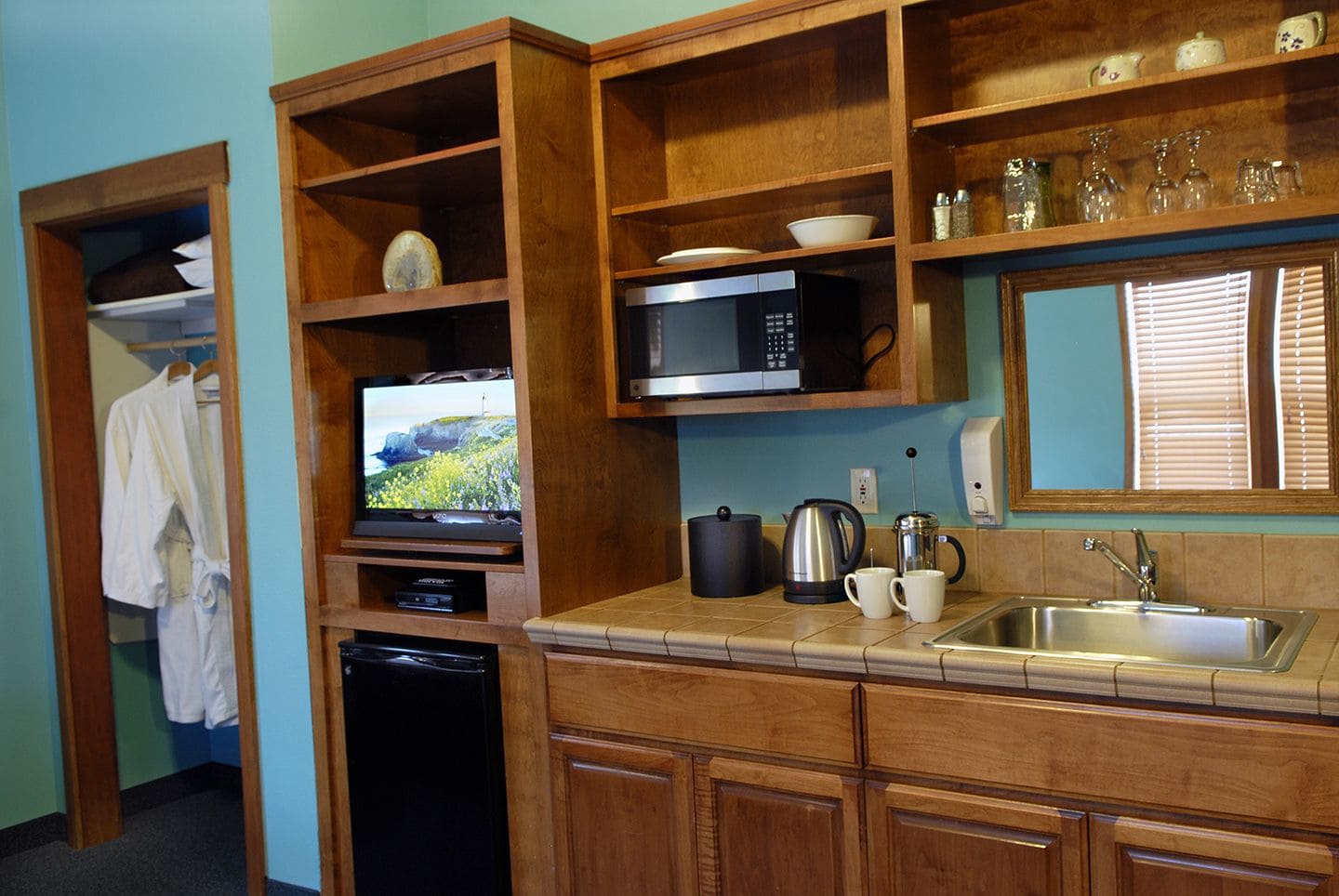 Nye Beach Condos & Cottages