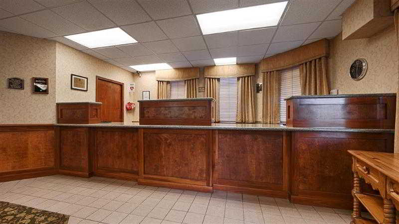 Best Western Plus Rivershore Hotel