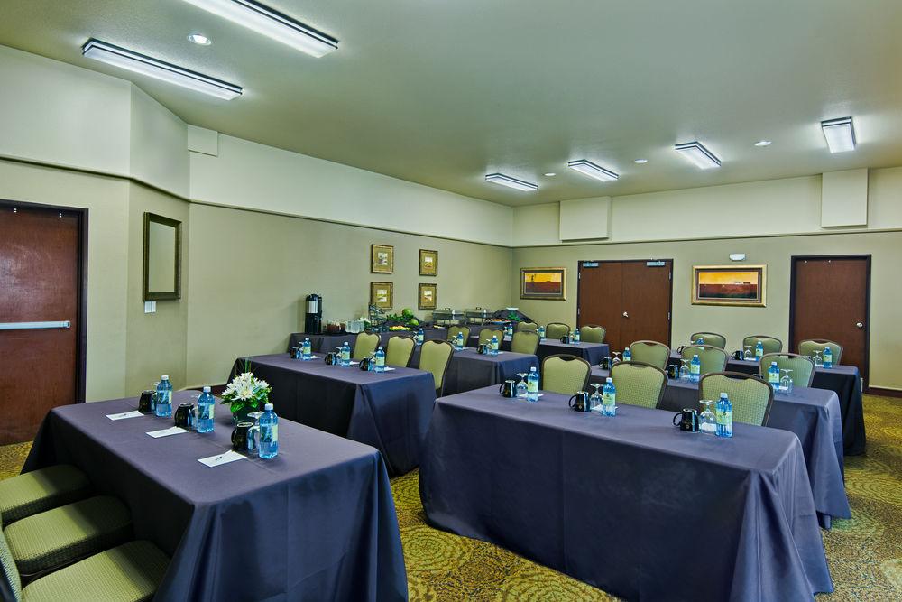 Oxford Suites Pendleton