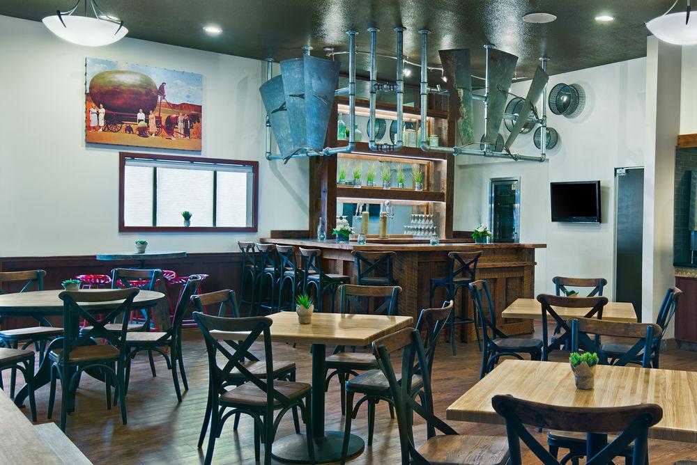 Oxford Suites Pendleton