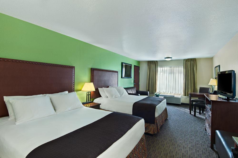 Oxford Suites Pendleton