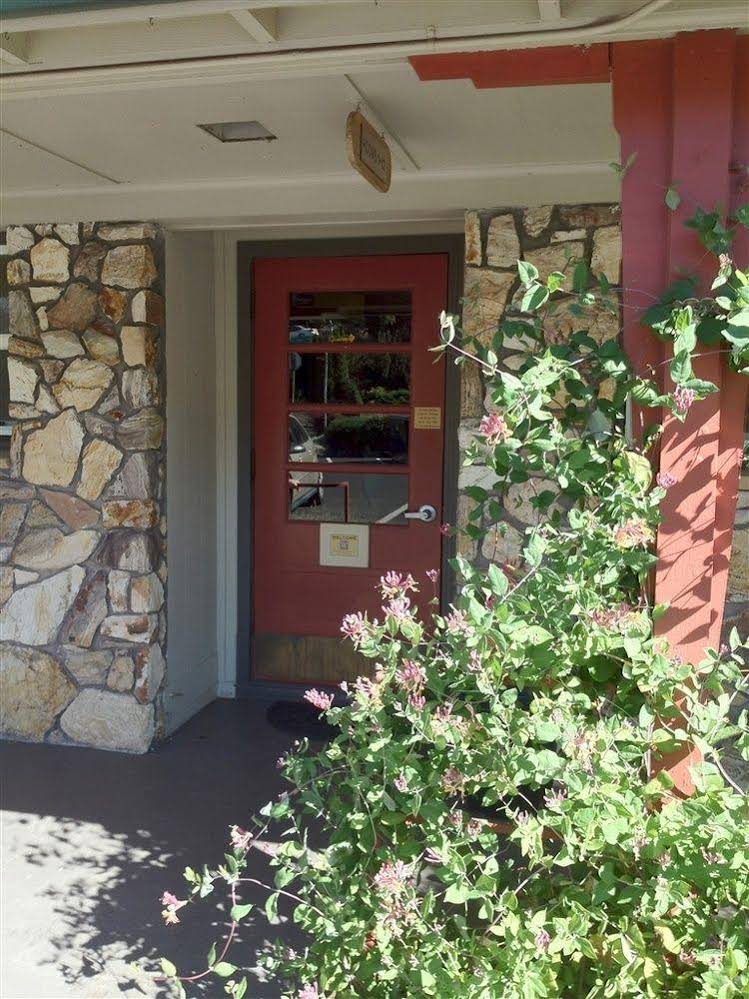 Rugged Country Lodge