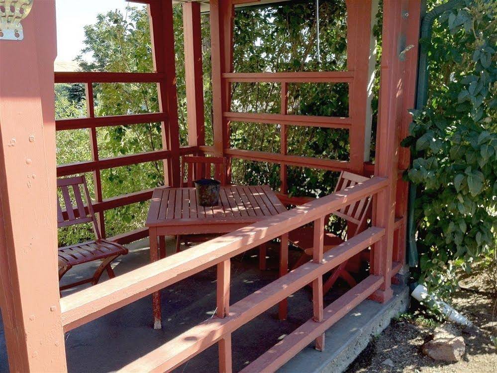 Rugged Country Lodge