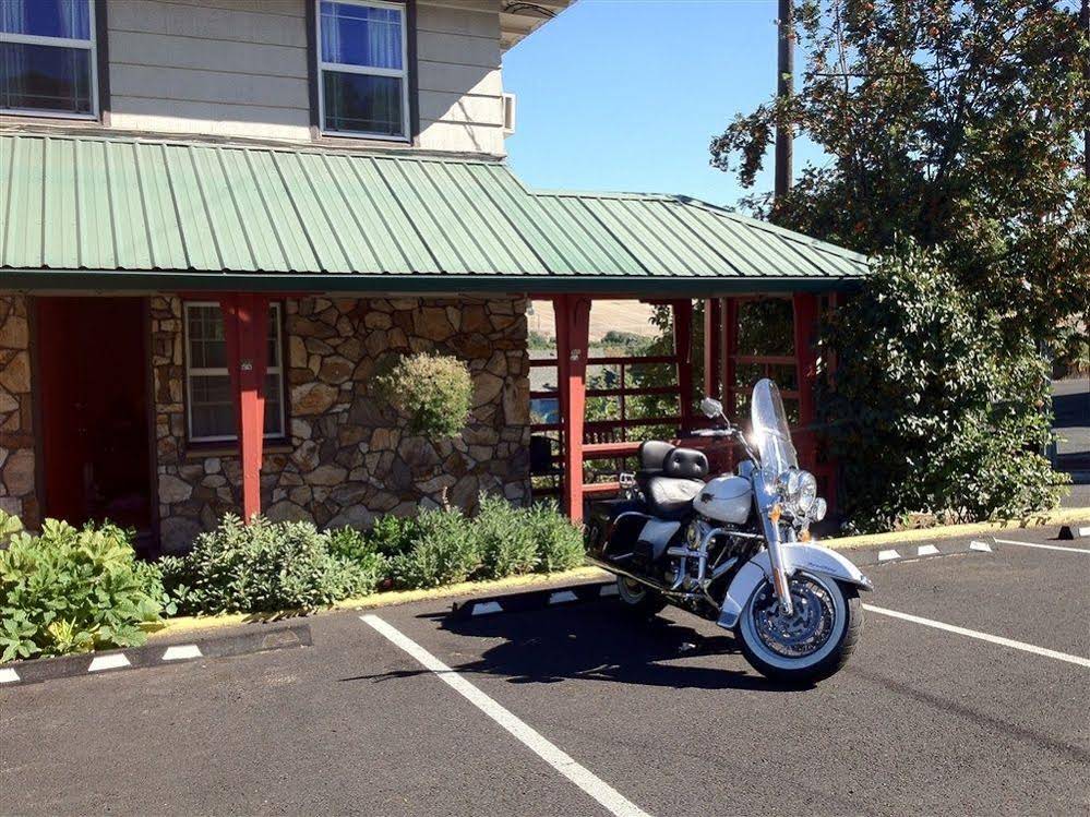 Rugged Country Lodge