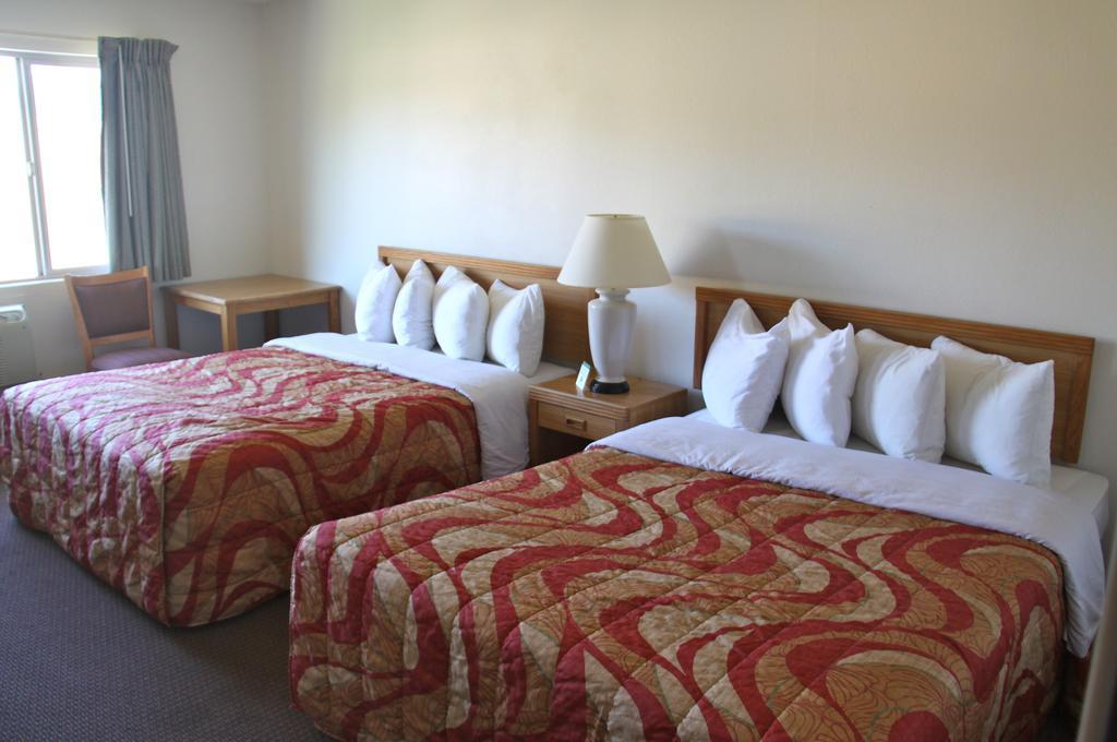 Aladdin Inn & Suites