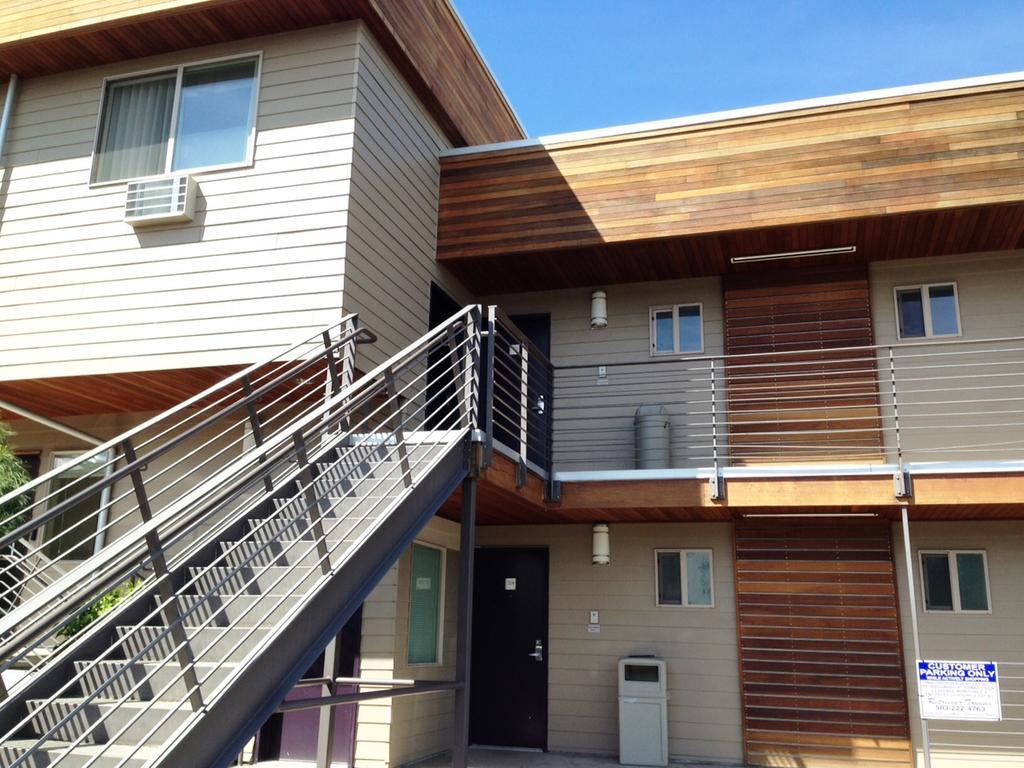 Aladdin Inn & Suites