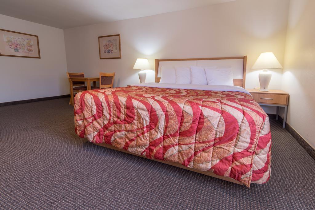 Aladdin Inn & Suites