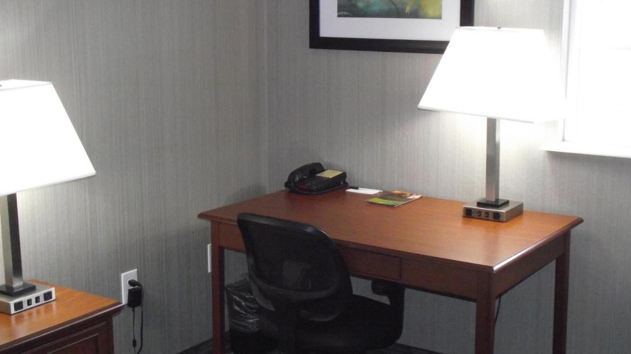 Country Inn & Suites by Radisson, Delta Park North Portland