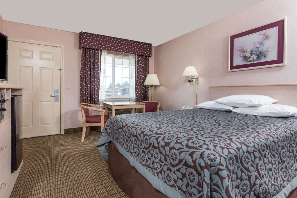 Days Inn by Wyndham Portland Central