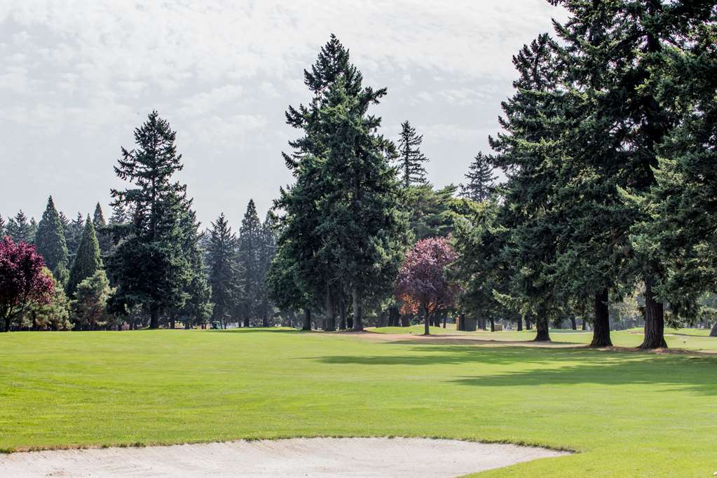 Days Inn by Wyndham Portland Central