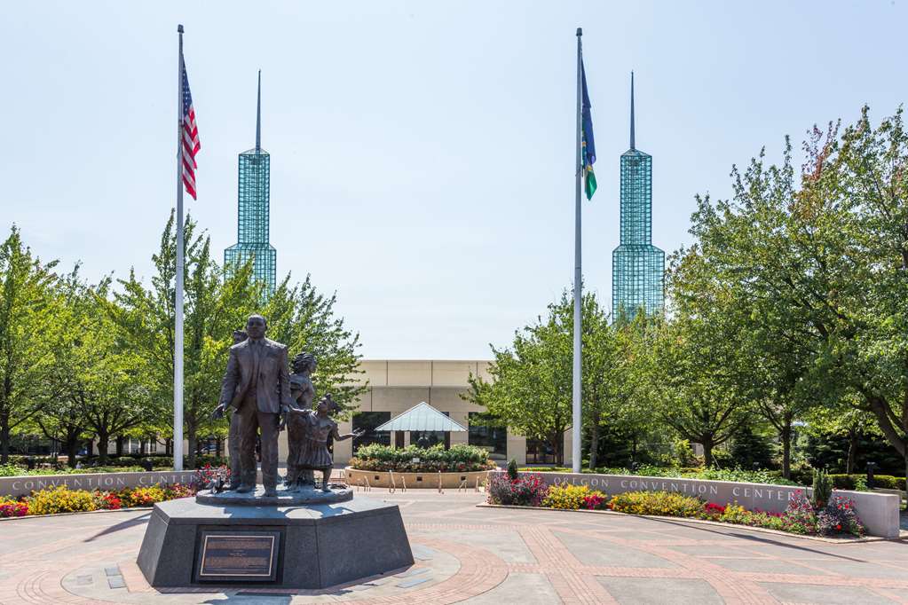 Days Inn by Wyndham Portland Central