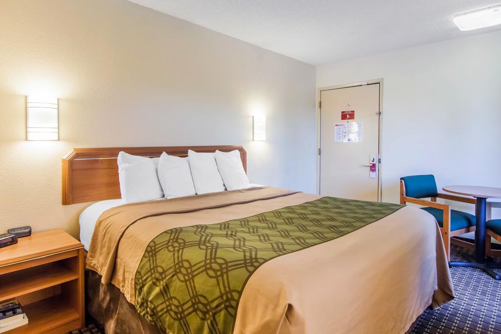 Motel 6 Portland OR Southeast