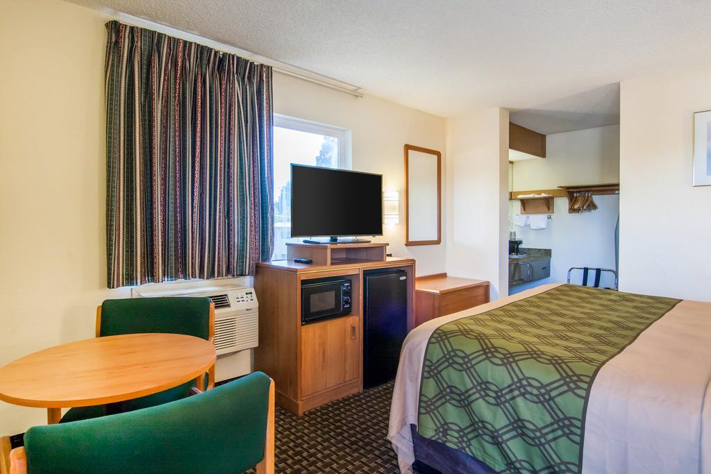 Motel 6 Portland OR Southeast