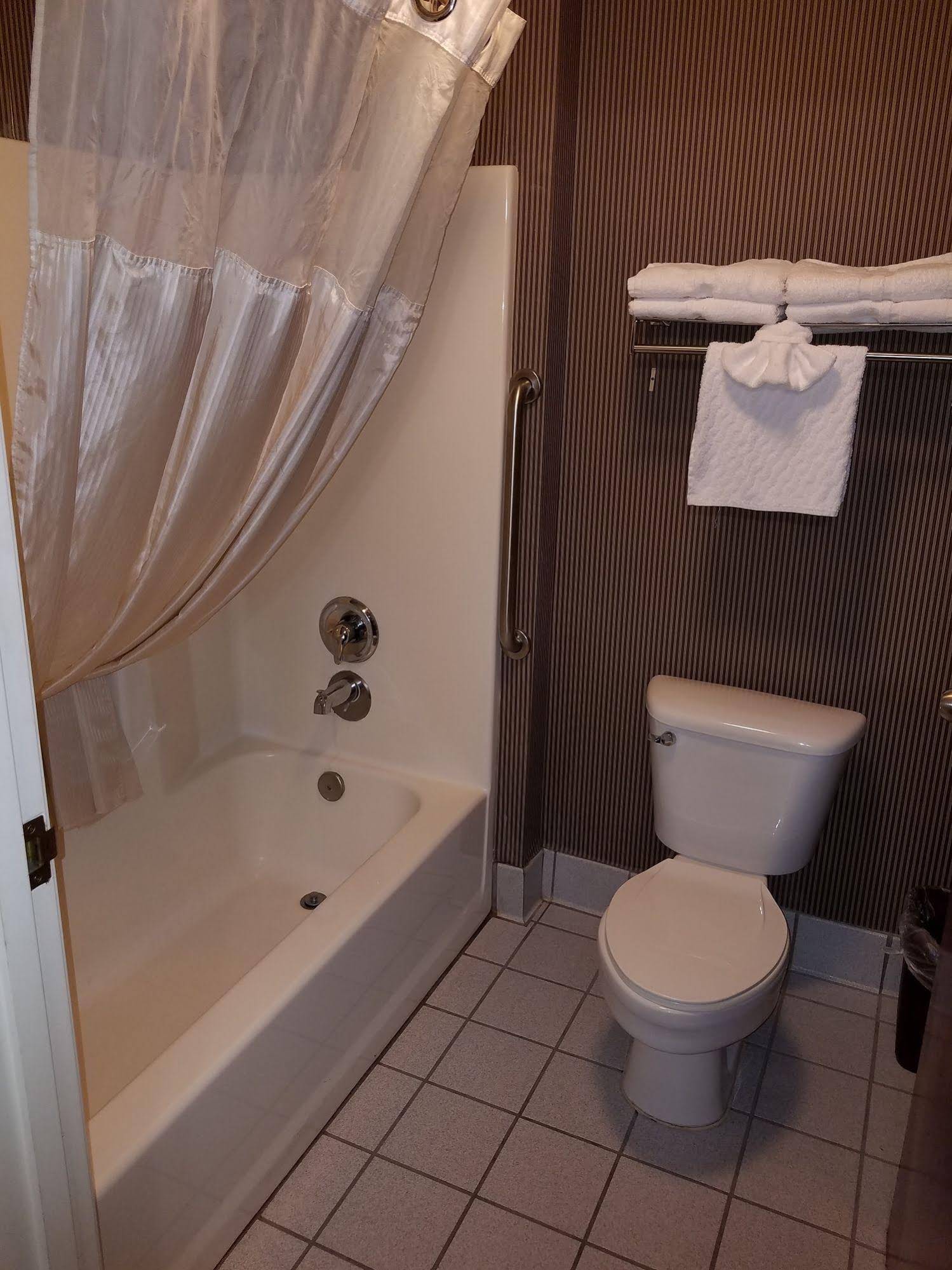 Portland Suites Airport East