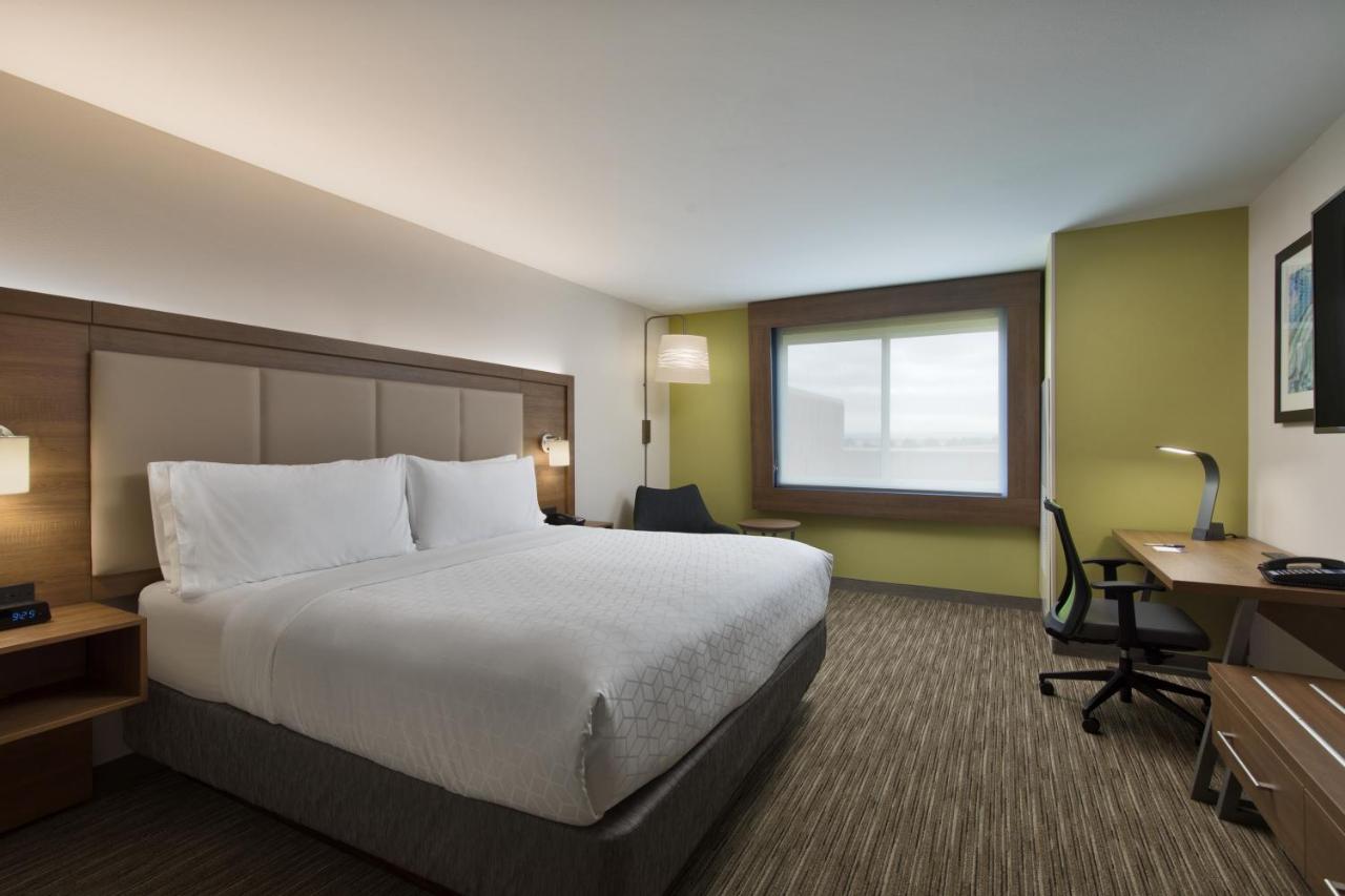 Holiday Inn Express & Suites Portland Airport Cascade Stn