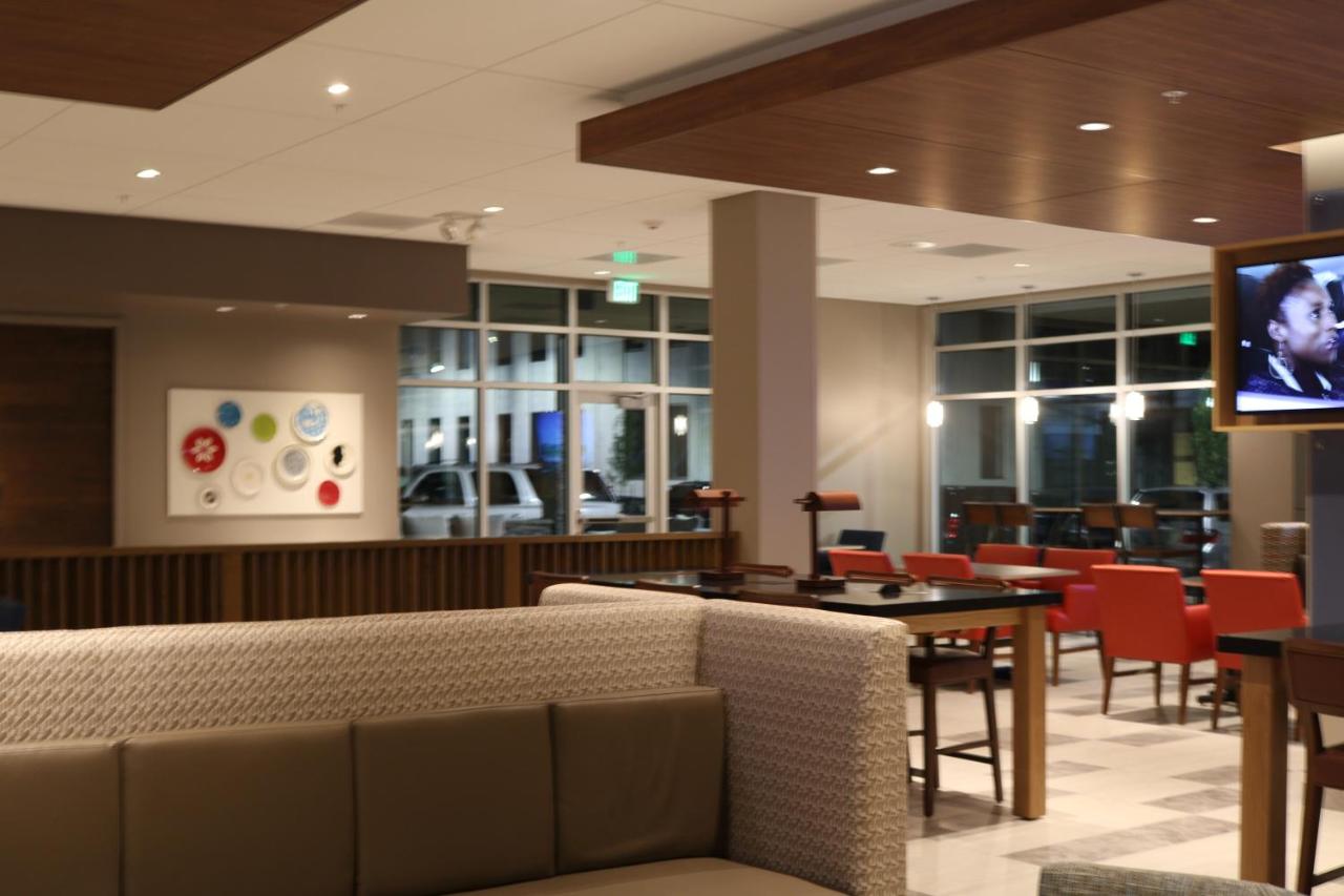 Holiday Inn Express & Suites Portland Airport Cascade Stn