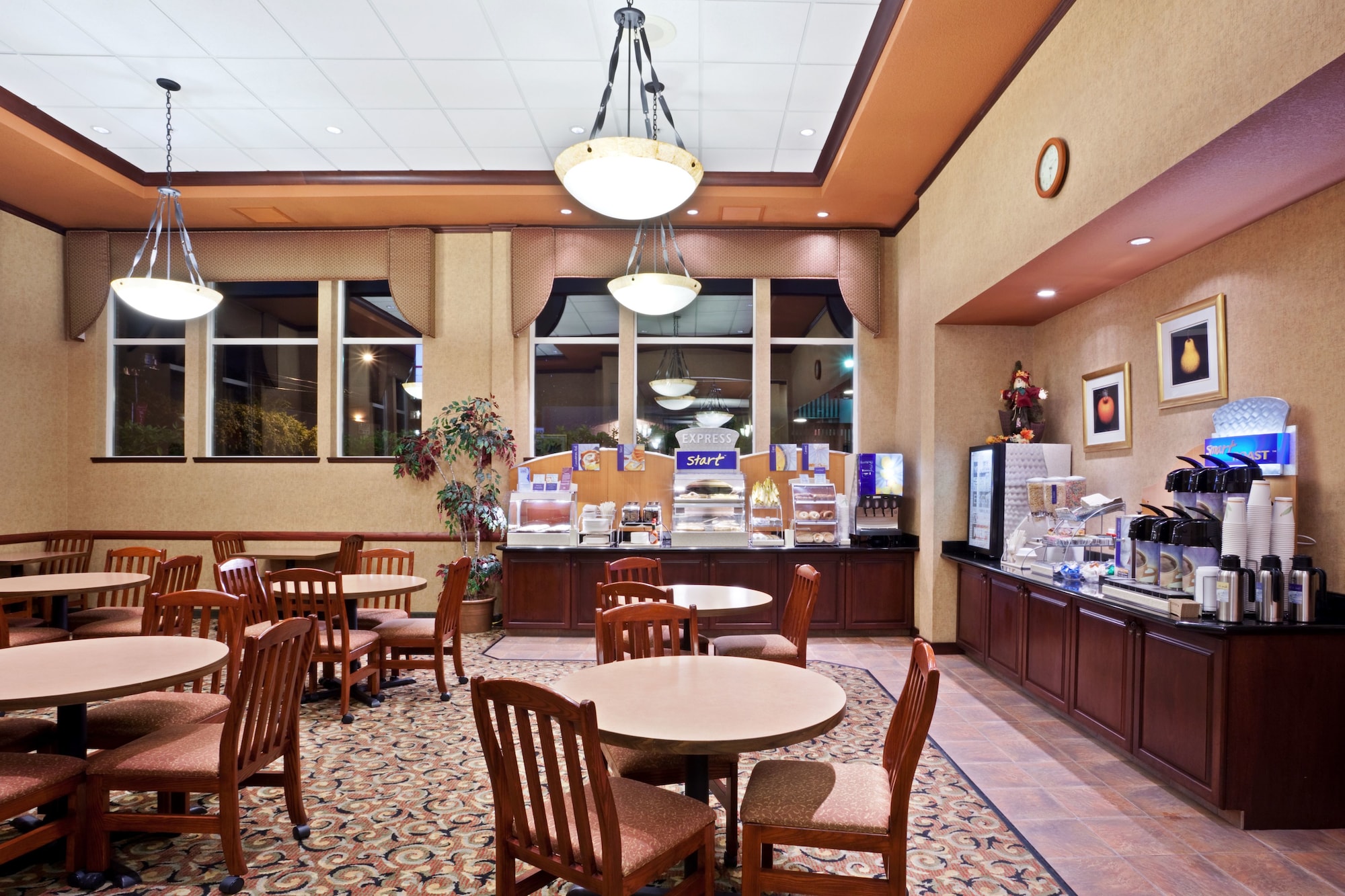 Holiday Inn Express Hotel & Suites Portland - Northwest Downtown