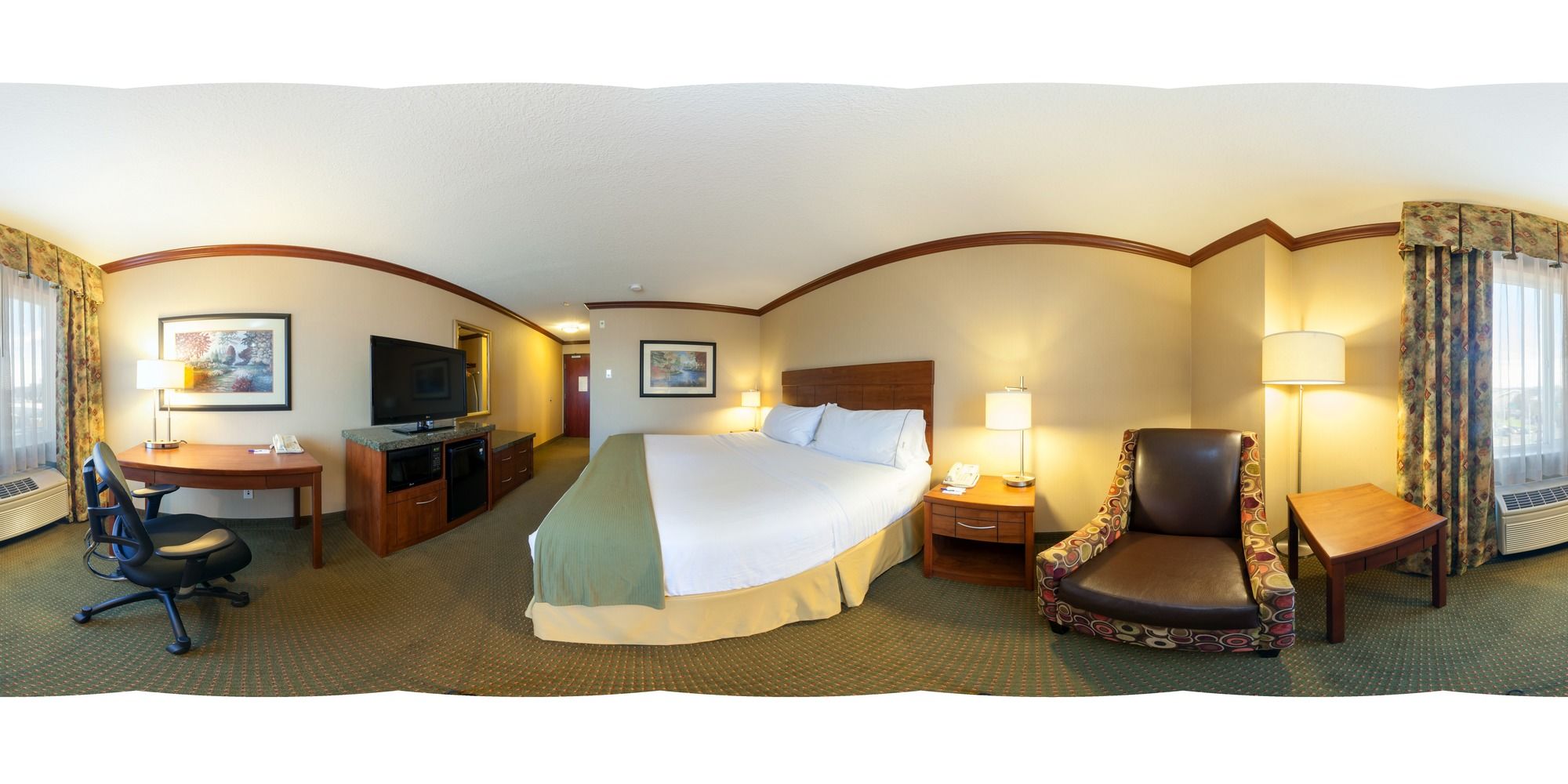 Holiday Inn Express Hotel & Suites Portland - Northwest Downtown