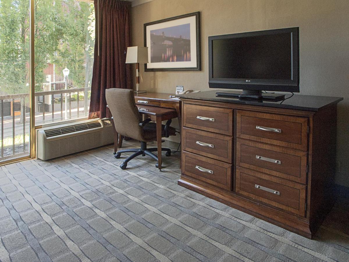 Inn at the Convention Center