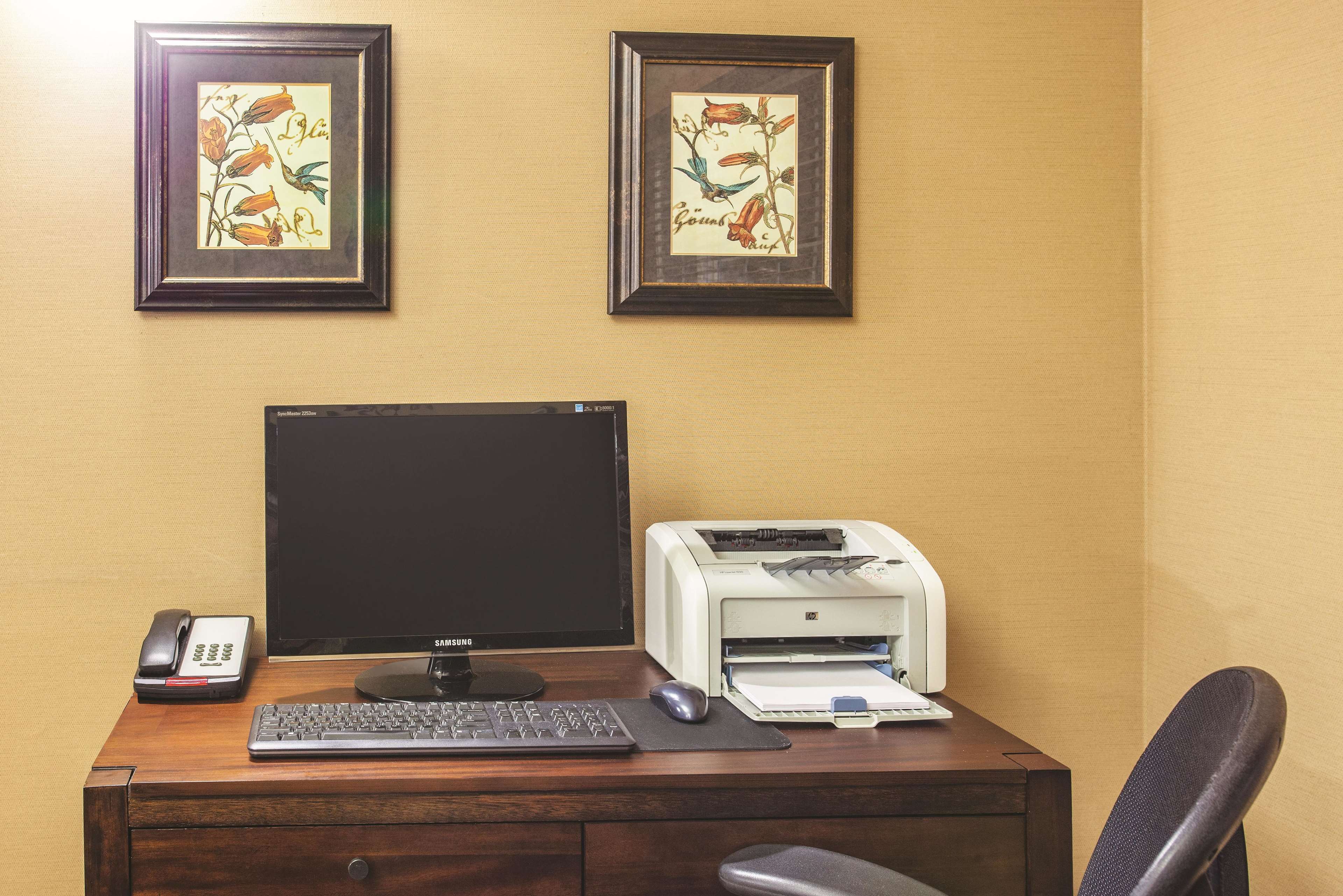 La Quinta Inn & Suites by Wyndham Portland Airport