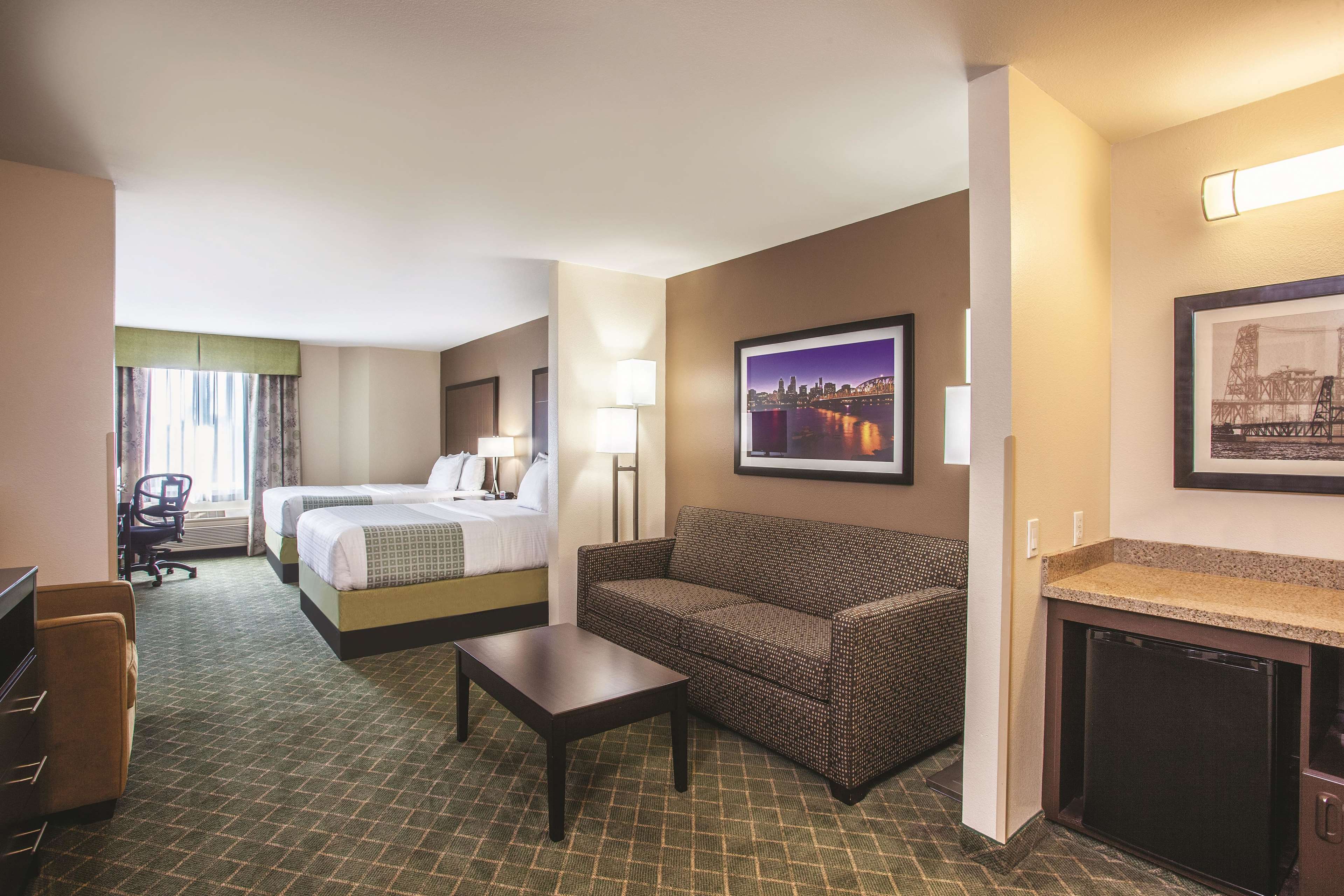 La Quinta Inn & Suites by Wyndham Portland Airport