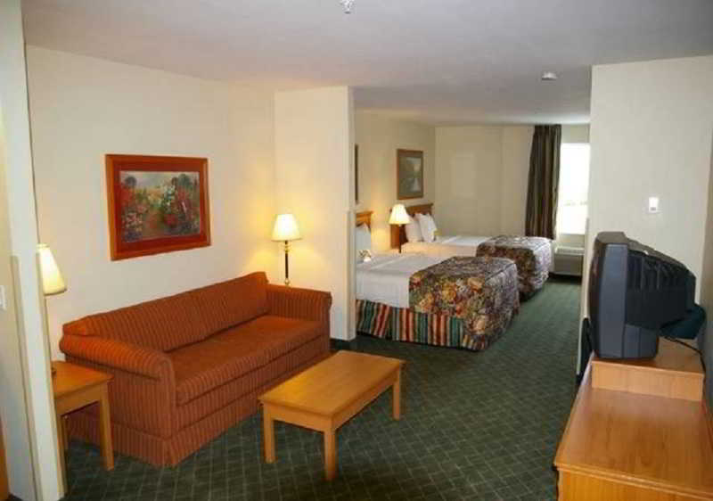 La Quinta Inn & Suites by Wyndham Portland Airport