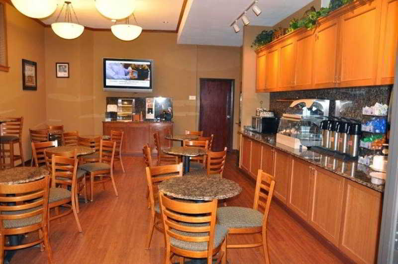La Quinta Inn & Suites by Wyndham Portland Airport