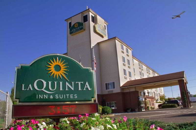 La Quinta Inn & Suites by Wyndham Portland Airport