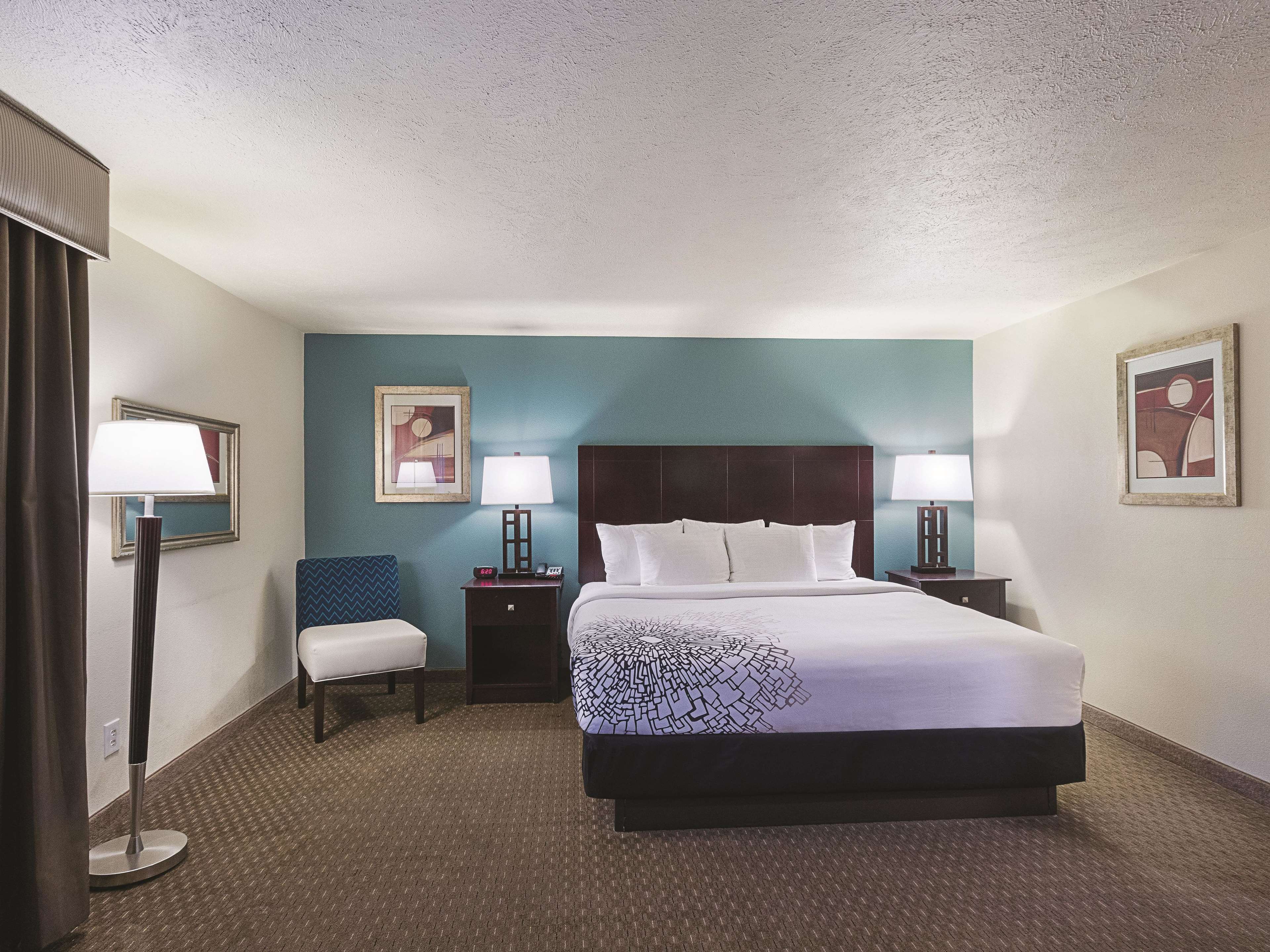 La Quinta Inn & Suites by Wyndham Portland NW