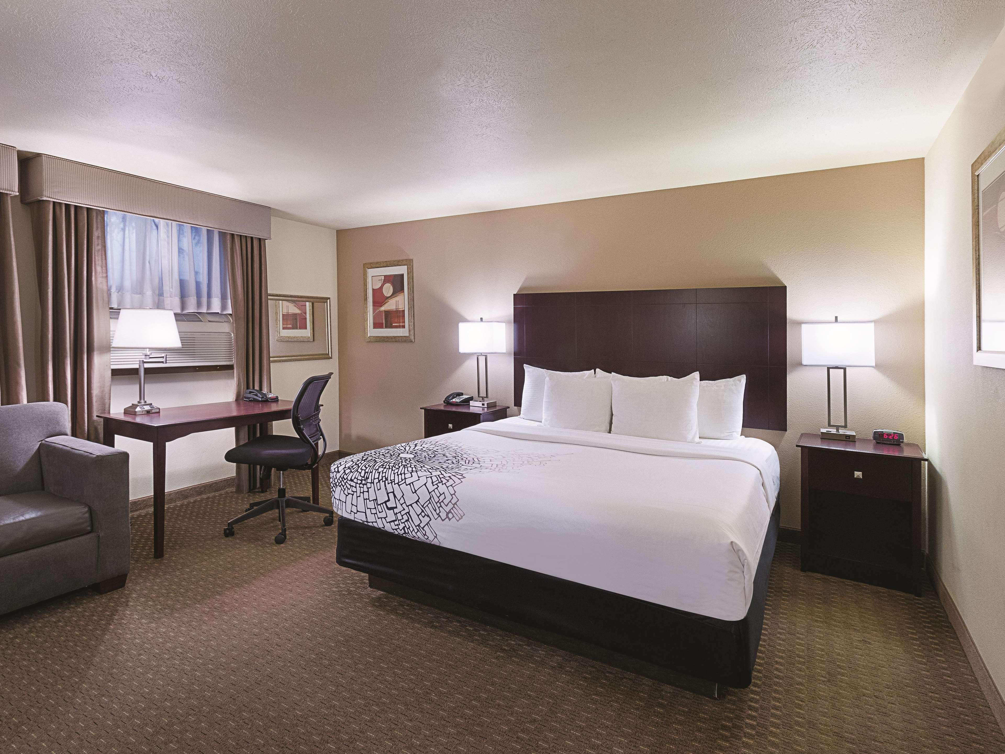 La Quinta Inn & Suites by Wyndham Portland NW