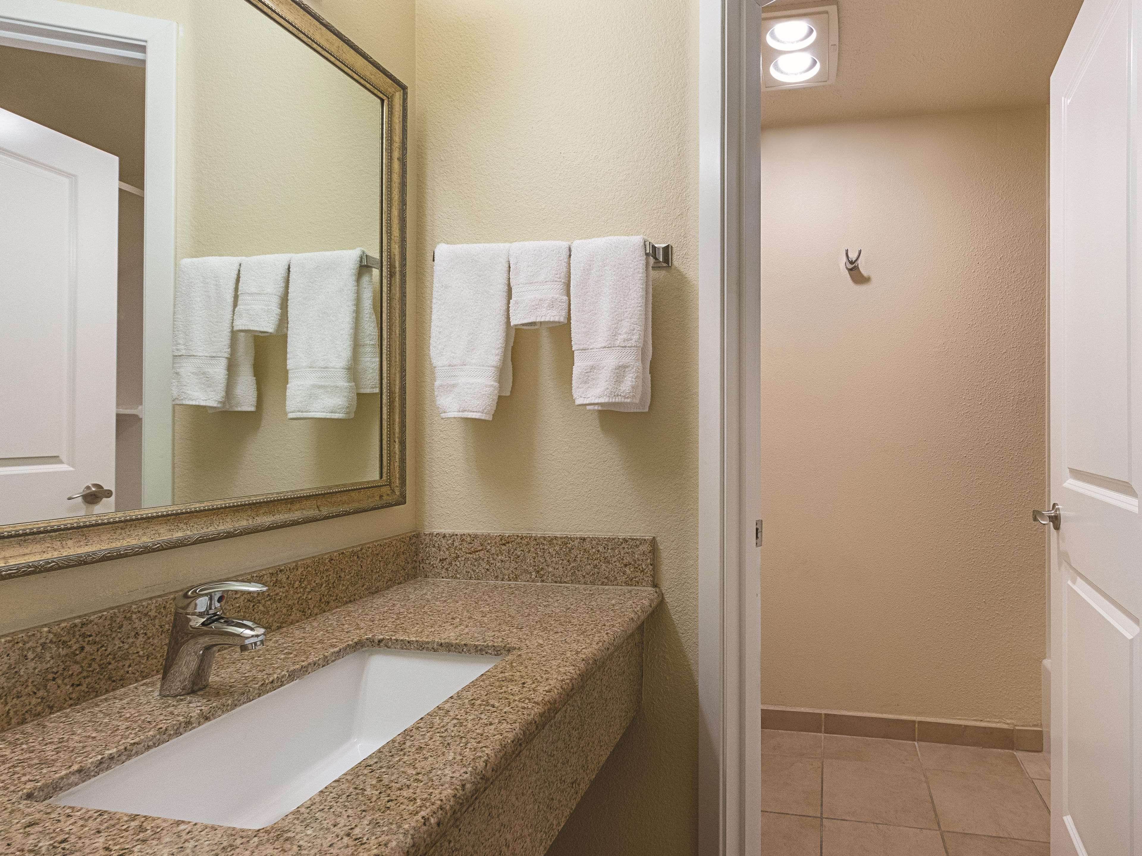 La Quinta Inn & Suites by Wyndham Portland NW