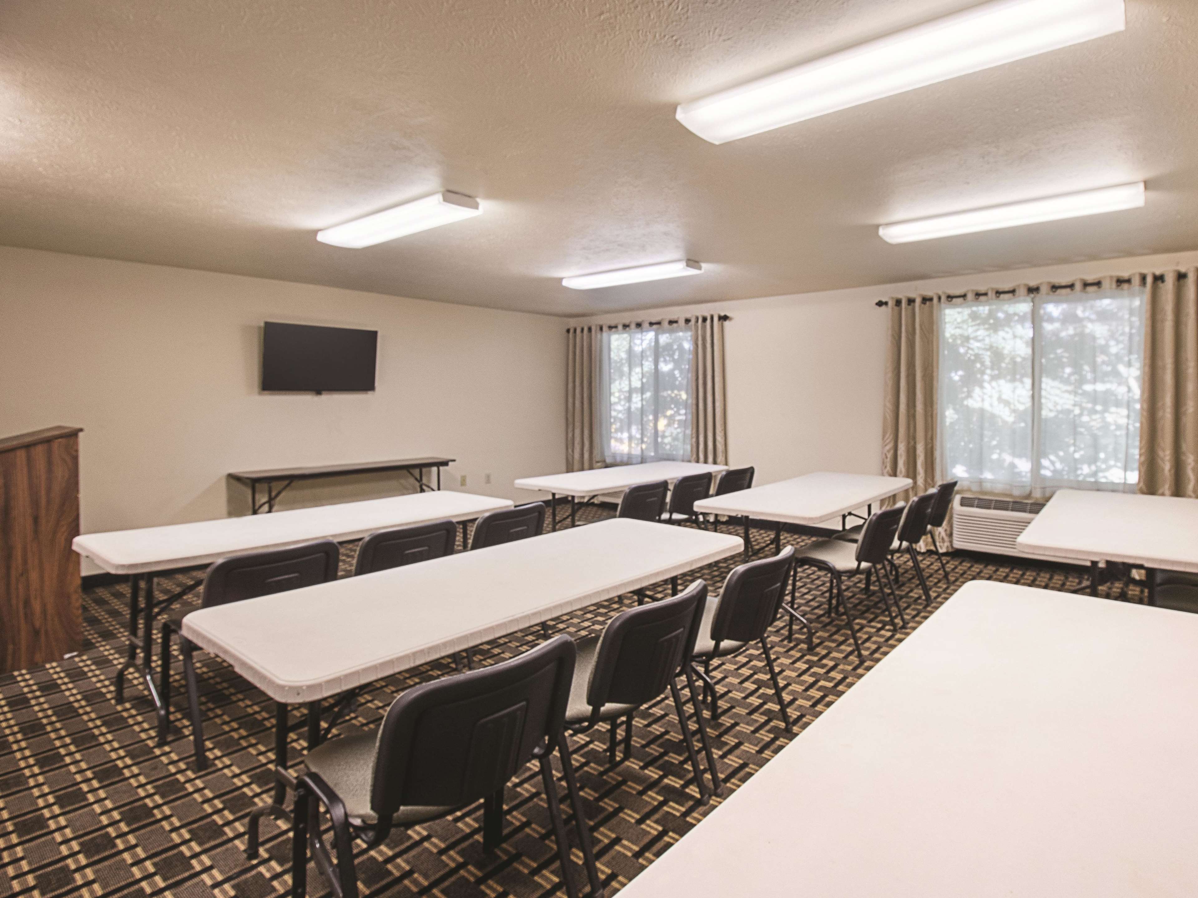 La Quinta Inn & Suites by Wyndham Portland NW