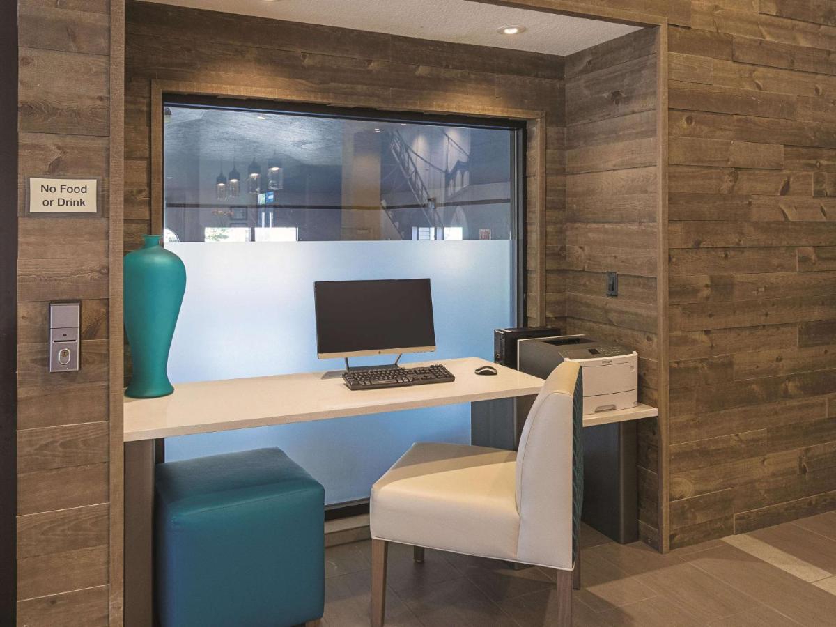 La Quinta Inn & Suites by Wyndham Portland NW