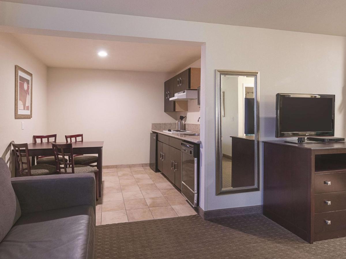 La Quinta Inn & Suites by Wyndham Portland NW