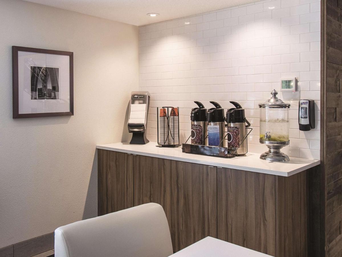 La Quinta Inn & Suites by Wyndham Portland NW