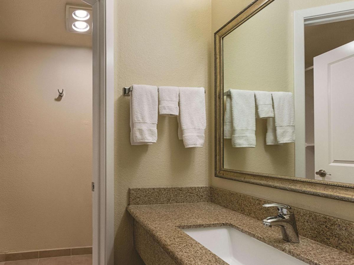 La Quinta Inn & Suites by Wyndham Portland NW